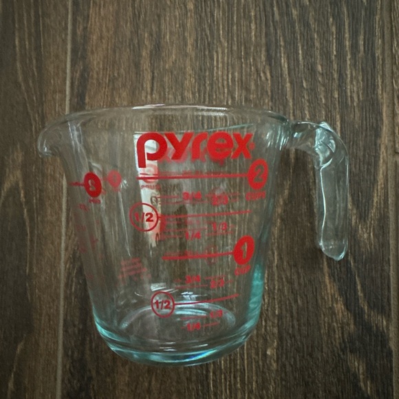 Pyrex | Kitchen | Pyrex Clear Glass Cup Measure Up To 2 Cups | Poshmark